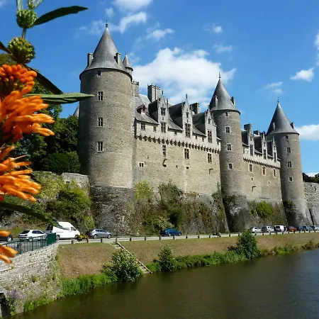 Josselin Church View . Exterior photo