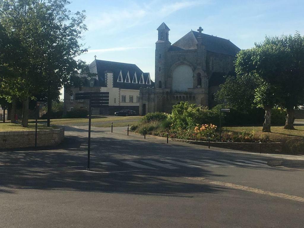Church View . Holiday home Josselin